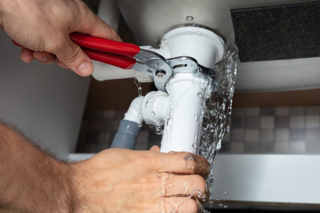 causes of toilet flange leaks